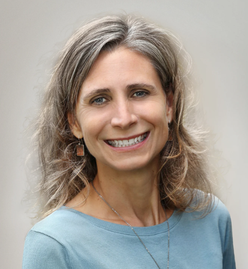 Kendra-Holzer-web-800-cropped-1